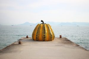 島がまるごとギャラリー！瀬戸内海に浮かぶ直島は現代アートの聖地でした
